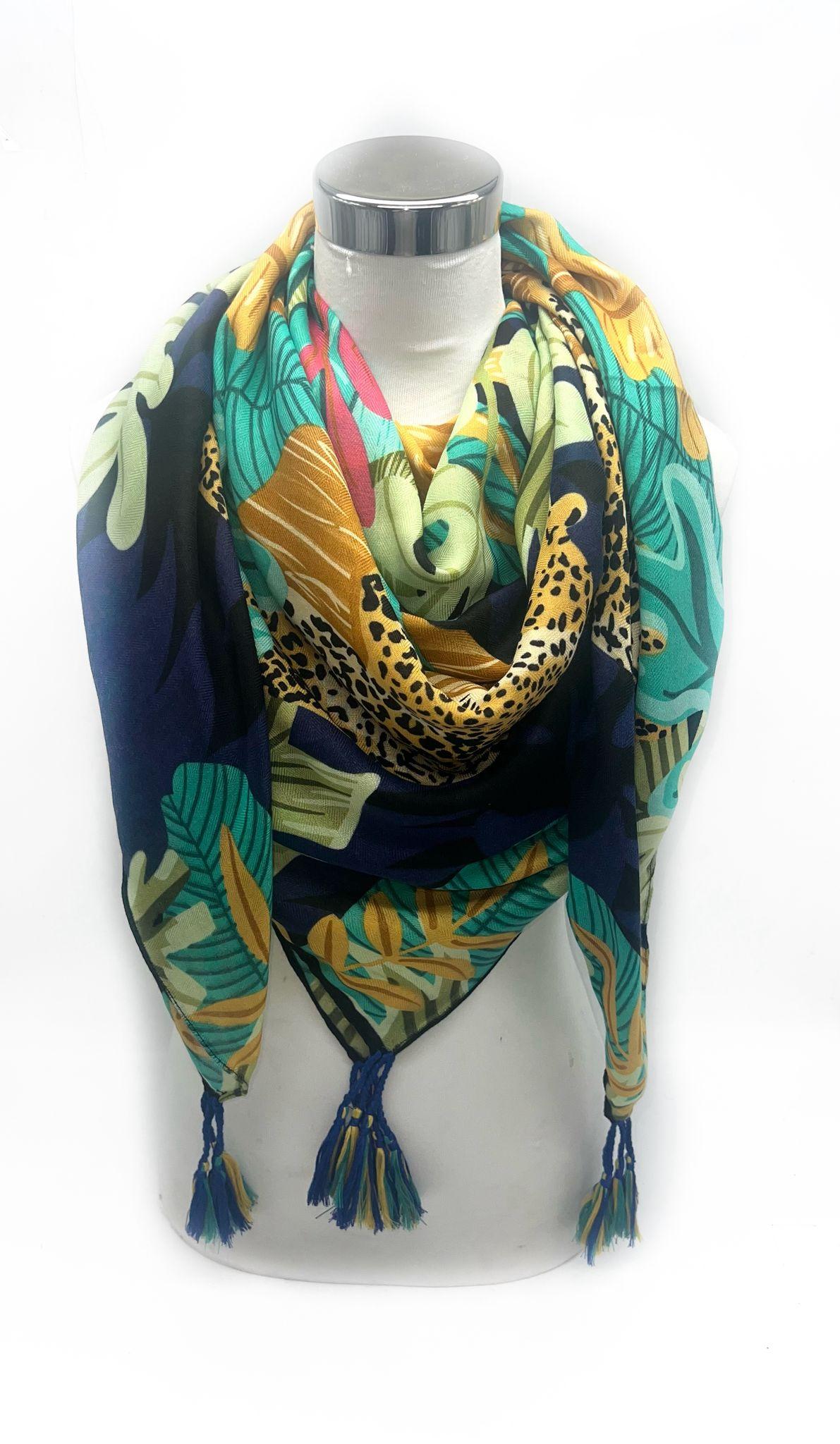 Foulard grand carré à pompon