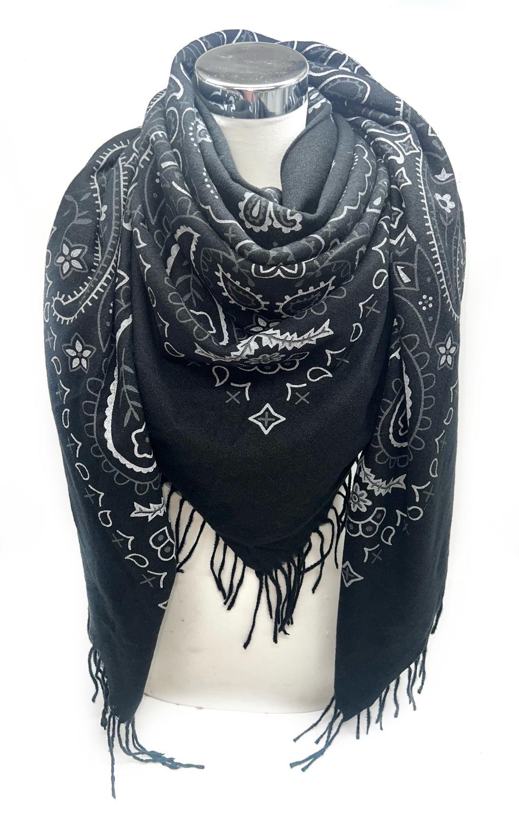 Grande écharpe motif bandana